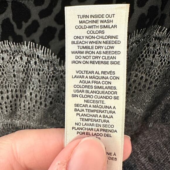 CHICO’S | Black Leopard Jacquard Knit Tunic Top | Size 2 Large - Picture 7 of 7